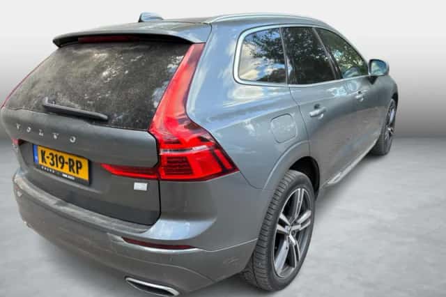 Volvo XC60 (2021) thumbnail 2