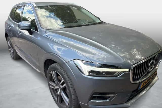 Volvo XC60 (2021) thumbnail 3