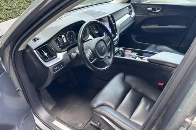 Volvo XC60 (2021) thumbnail 5