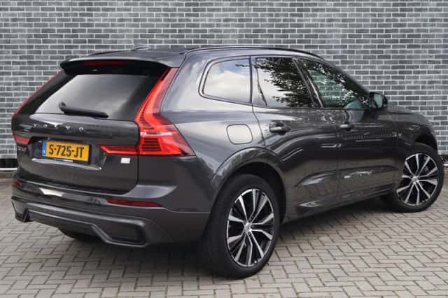 Volvo XC60 (2023) thumbnail 4
