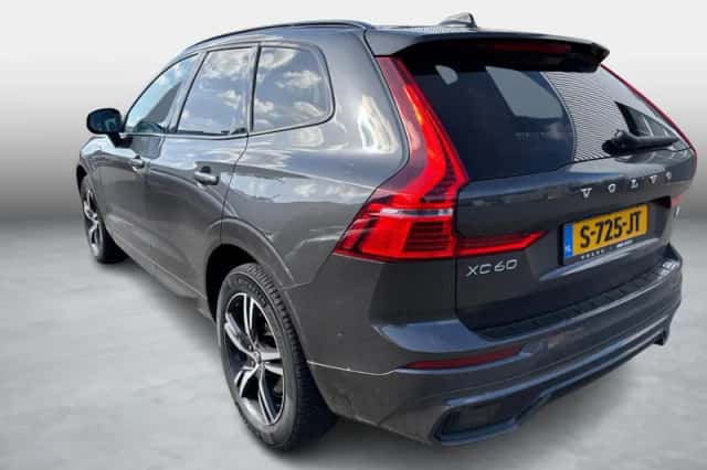 Volvo XC60 (2023) thumbnail 4