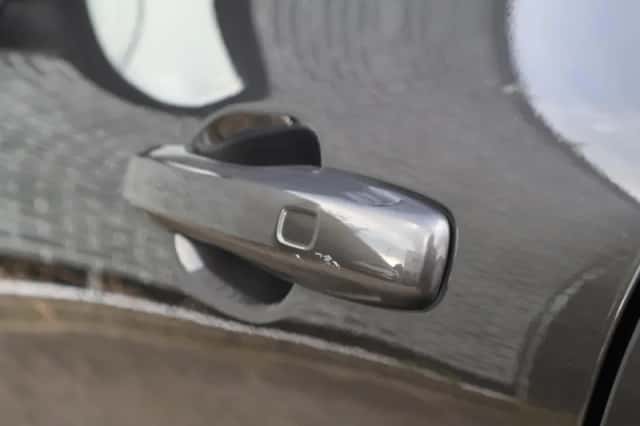 Volvo XC60 (2023) thumbnail 6