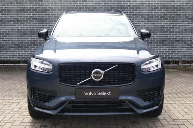 Volvo XC90 (2023) thumbnail 3