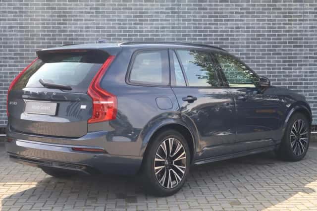 Volvo XC90 (2023) thumbnail 4