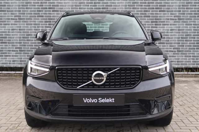 Volvo XC40 (2025) thumbnail 2
