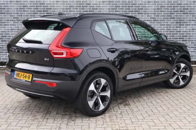 Volvo XC40 (2025) thumbnail 3