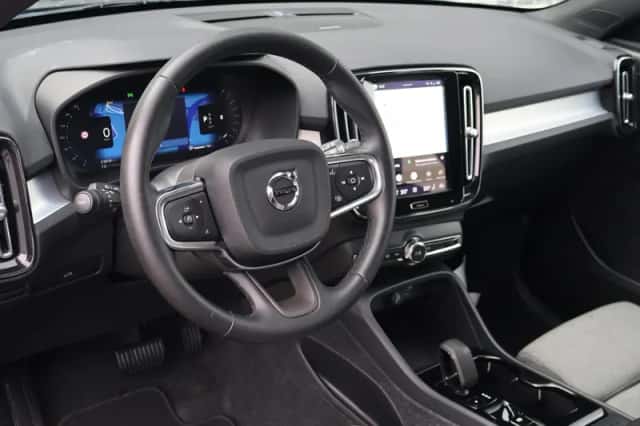 Volvo XC40 (2025) thumbnail 6