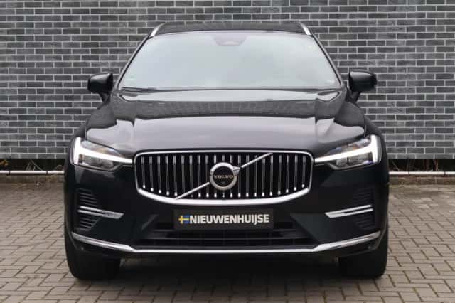 Volvo XC60 (2023) thumbnail 2
