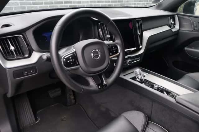 Volvo XC60 (2023) thumbnail 6