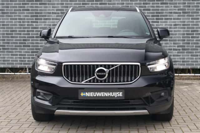 Volvo XC40 (2021) thumbnail 2