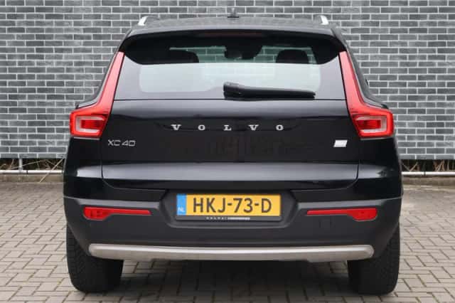 Volvo XC40 (2021) thumbnail 4