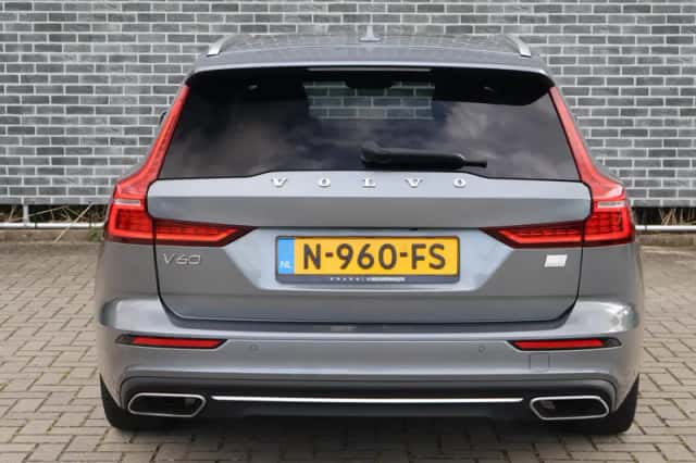 Volvo V60 (2021) thumbnail 4