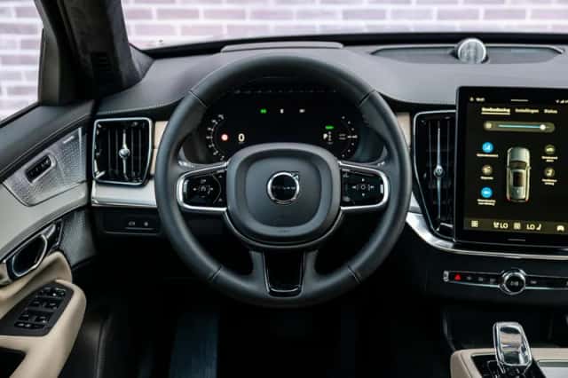 Volvo XC90 (2026) thumbnail 3