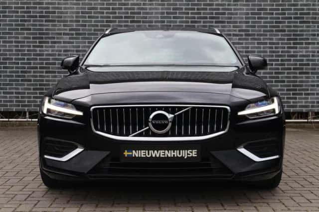 Volvo V60 (2018) thumbnail 2