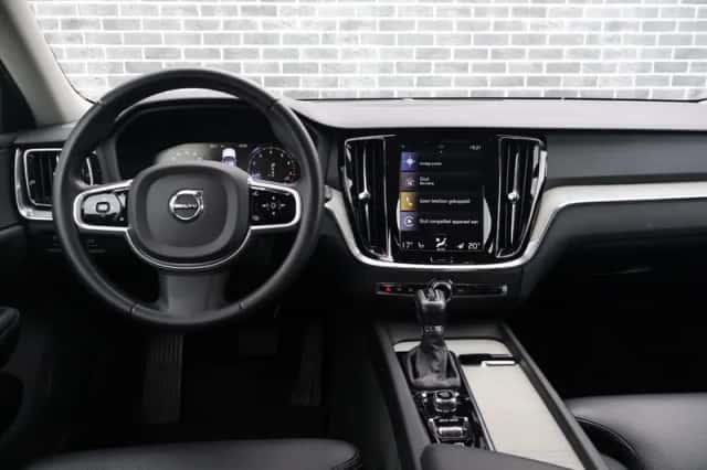 Volvo V60 (2018) thumbnail 6