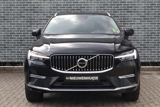 Volvo XC60 (2022) thumbnail 2