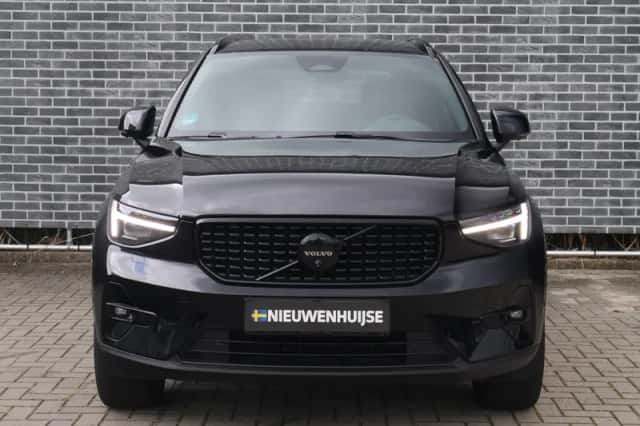 Volvo XC40 (2025) thumbnail 3