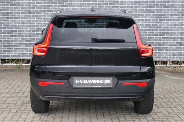 Volvo XC40 (2025) thumbnail 5
