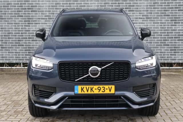 Volvo XC90 (2022) thumbnail 3