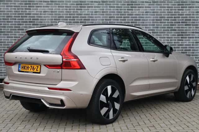 Volvo XC60 (2025) thumbnail 3
