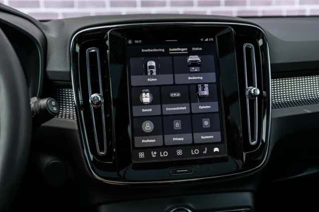 Volvo EX40 (2026) thumbnail 6