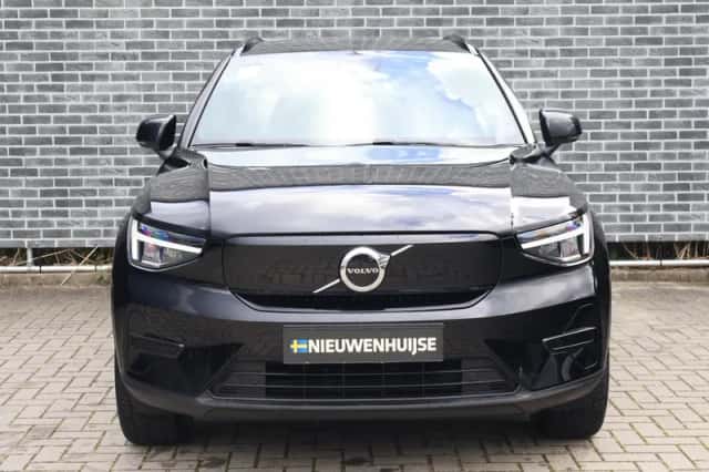 Volvo XC40 (2023) thumbnail 4
