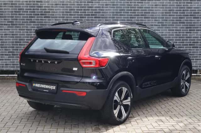 Volvo XC40 (2023) thumbnail 5