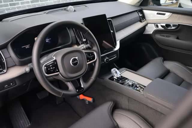 Volvo XC90 (2025) thumbnail 5