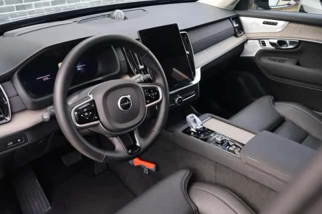 Volvo XC90 (2025) thumbnail 6