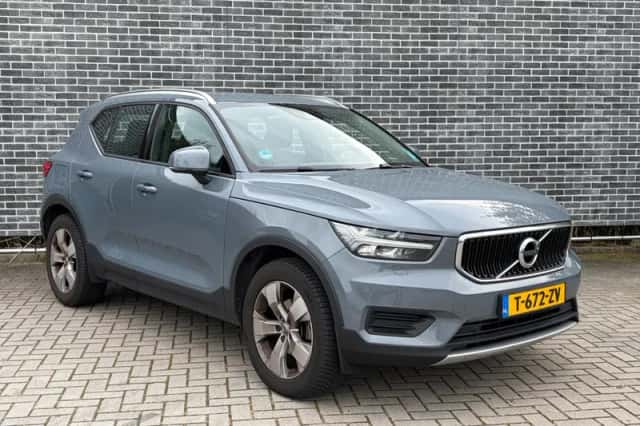 Volvo XC40 (2020) thumbnail 3
