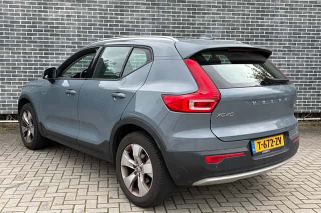 Volvo XC40 (2020) thumbnail 4