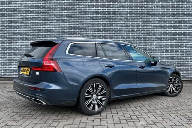 Volvo V60 (2022) thumbnail 4