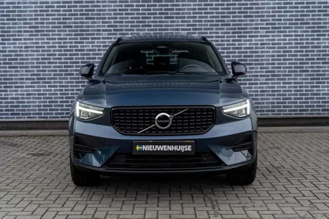 Volvo XC40 (2026) thumbnail 2