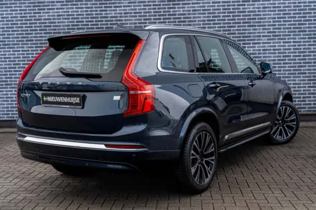 Volvo XC90 (2023) thumbnail 5