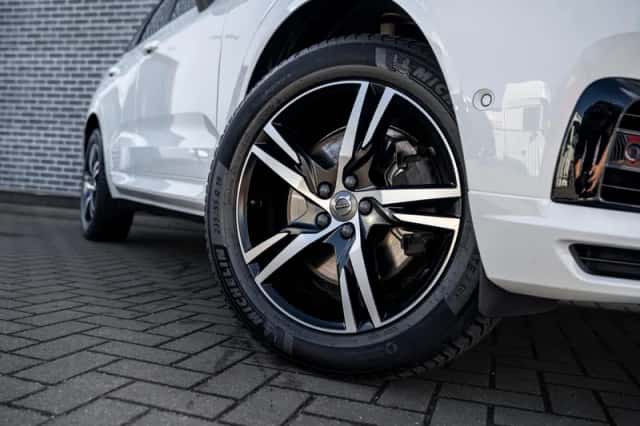 Volvo XC60 (2020) thumbnail 4