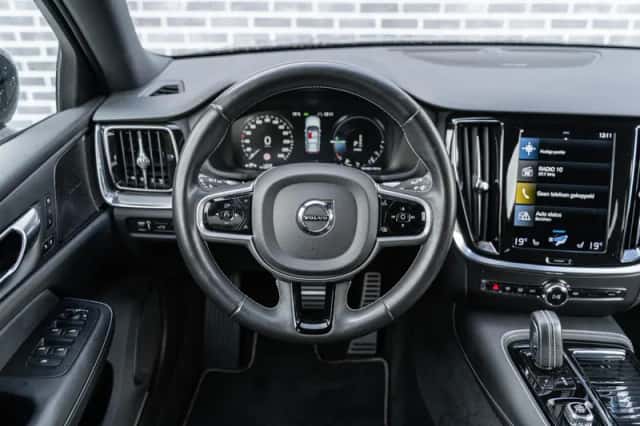 Volvo V60 (2021) thumbnail 5