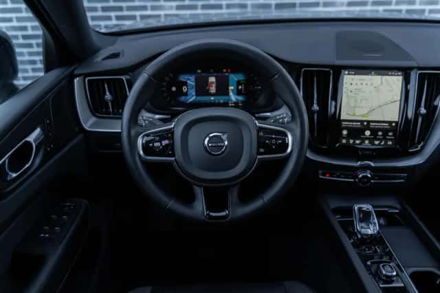 Volvo XC60 (2023) thumbnail 6