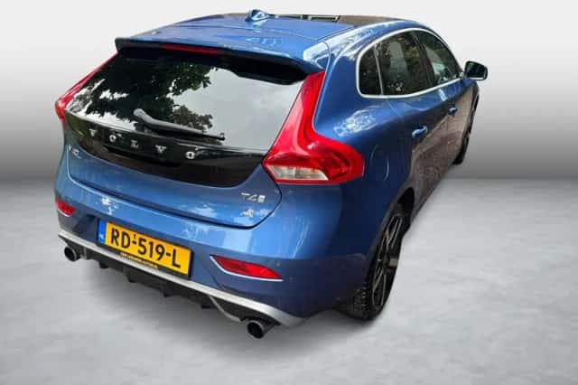 Volvo V40 (2017) thumbnail 2