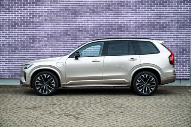 Volvo XC90 (2025) thumbnail 3