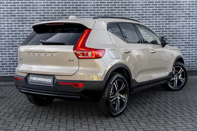 Volvo XC40 (2026) thumbnail 3