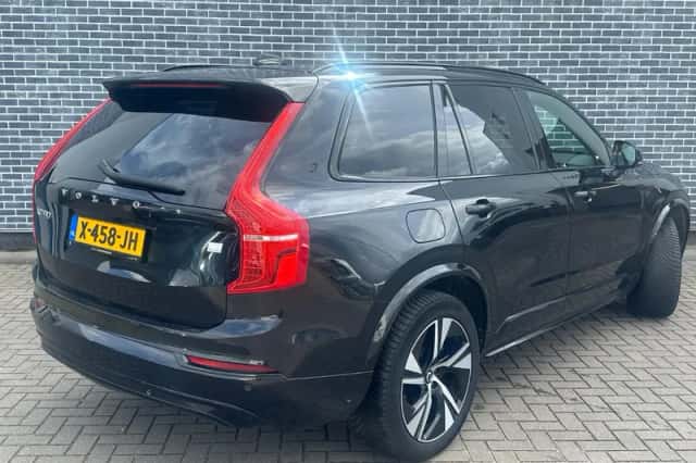 Volvo XC90 (2021) thumbnail 2