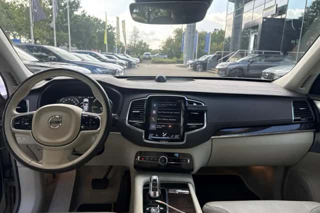 Volvo XC90 (2015) thumbnail 5