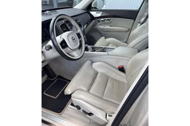 Volvo XC90 (2015) thumbnail 6