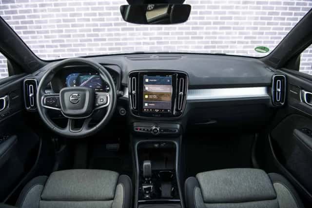 Volvo XC40 (2025) thumbnail 6