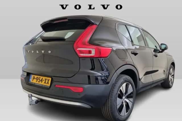 Volvo XC40 (2022) thumbnail 2