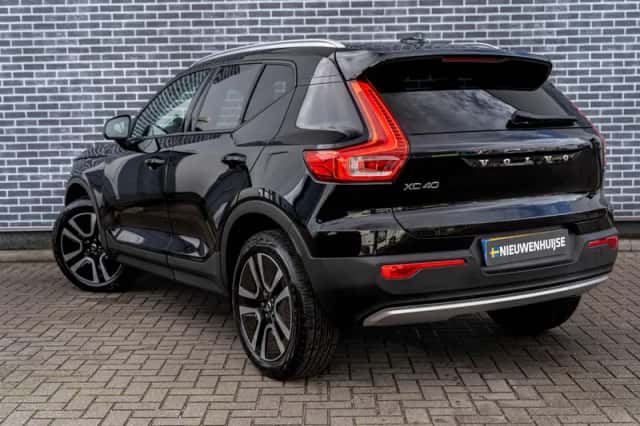 Volvo XC40 (2020) thumbnail 3