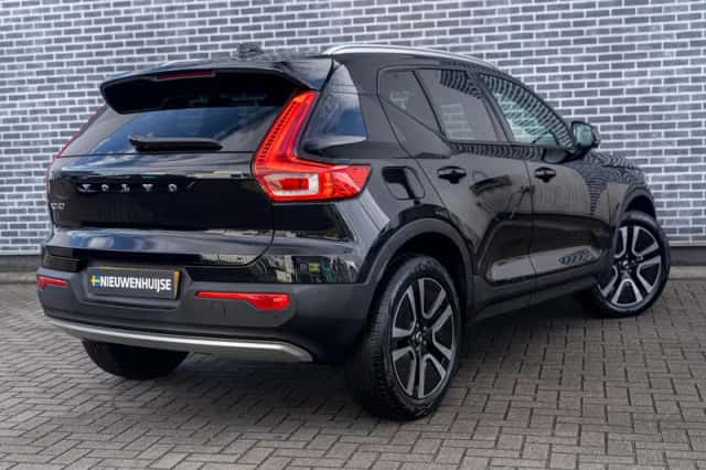 Volvo XC40 (2020) thumbnail 4