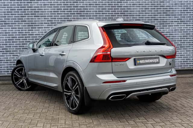 Volvo XC60 (2018) thumbnail 3