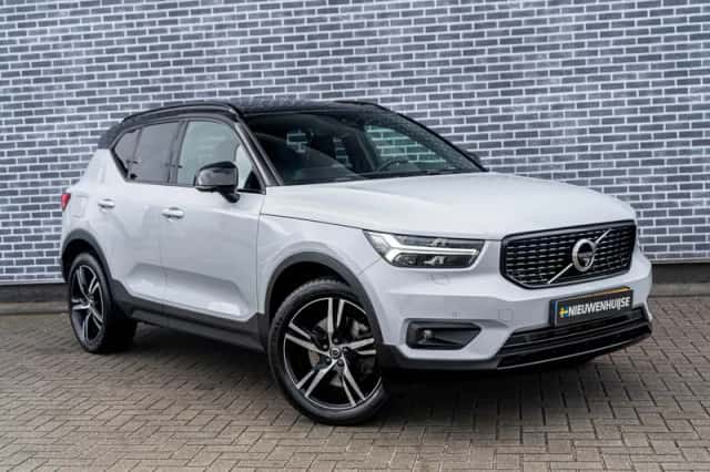 Volvo XC40 (2021) thumbnail 2