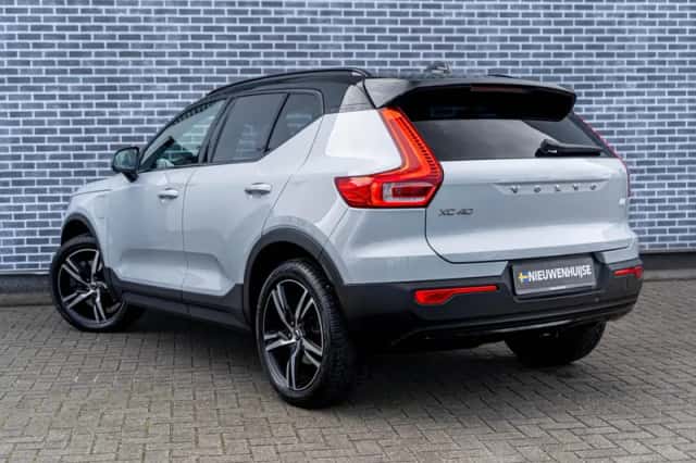 Volvo XC40 (2021) thumbnail 3